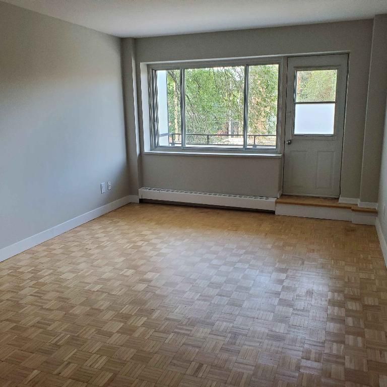 EN PLEIN COEUR DE VERDUN - grand 3 1/2 à deux pas du parc - Photo 1