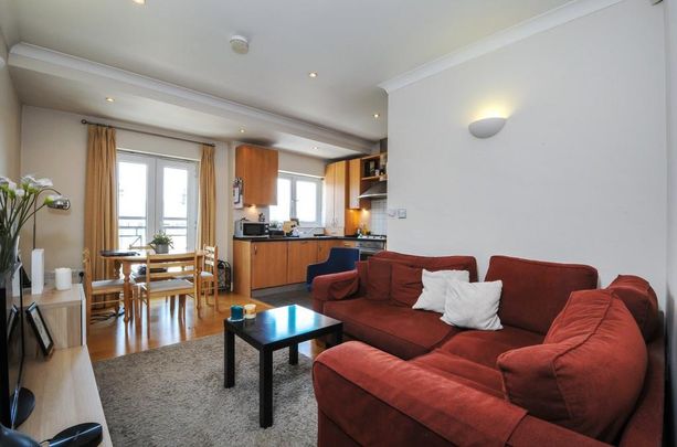 2 bedroom flat to rent - Photo 1