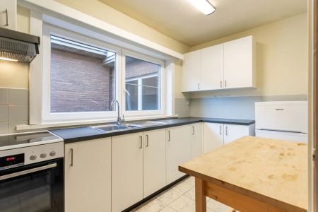 Ruim appartement met 2 slpk, bergruimte en parkeerplaats - Photo 5