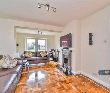 4 bedroom semi-detached house to rent - Photo 1