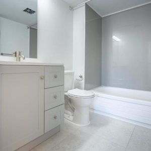 2 CH - 1 SDB - Montréal - $2,150 /mo - Photo 2