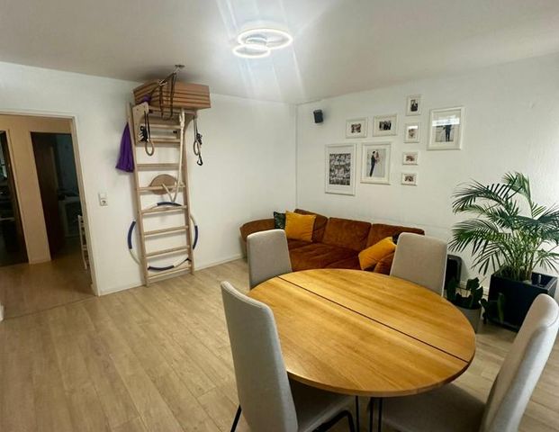Ab 1. Feb. 2026 - Helle 3-Zimmer Wohnung mit Balkon und Einbauküc - Foto 1