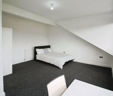 3 bedroom terraced house to rent - Photo 6