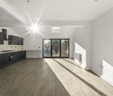 3 bedroom semi-detached house to rent - Photo 6