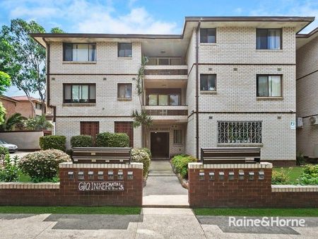 2 Bedroom Unit in a Central Location! - Photo 2