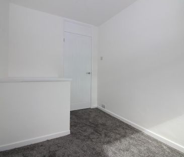 3 bedroom end of terrace house to rent - Photo 5