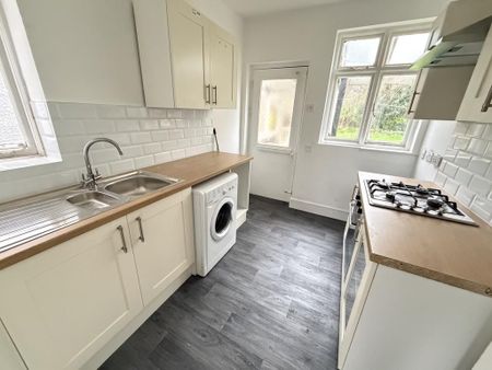 3 bedroom detached house to rent - Photo 5