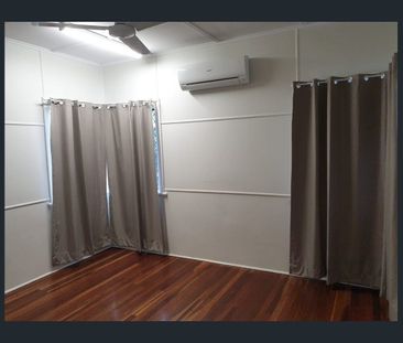 Charming Family Home in the Heart of Pimlico! - Photo 2