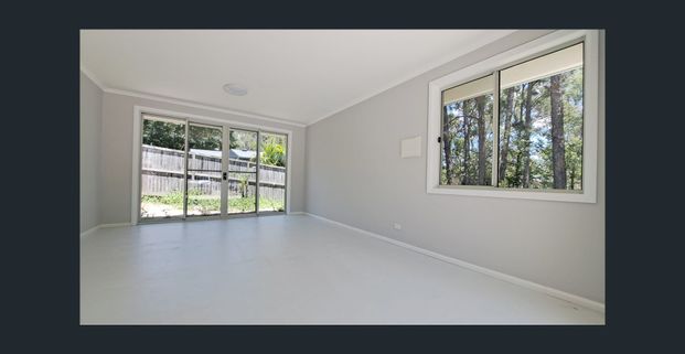 Brand New Solid Brick House on a 2000m2 block - Photo 1