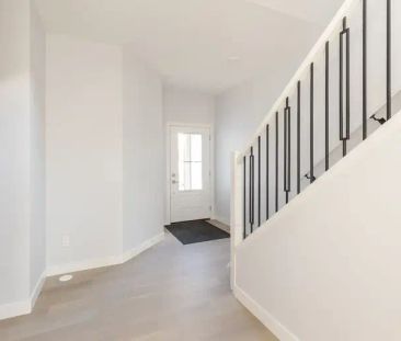 3Bed/2.5 Bath Detached Single Family Home with Double attached gara... - Photo 1