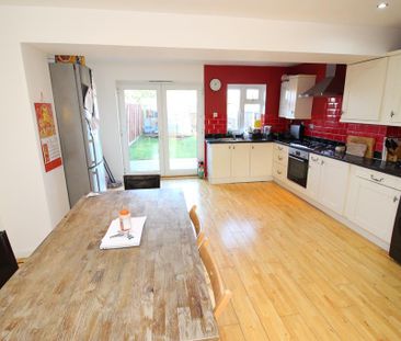 3 bedroom terraced house to rent - Photo 6