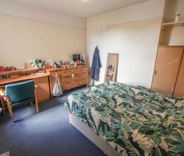 4 Bedroom House To Rent in Charminster - £1,920 pcm Tenancy Info - Photo 5