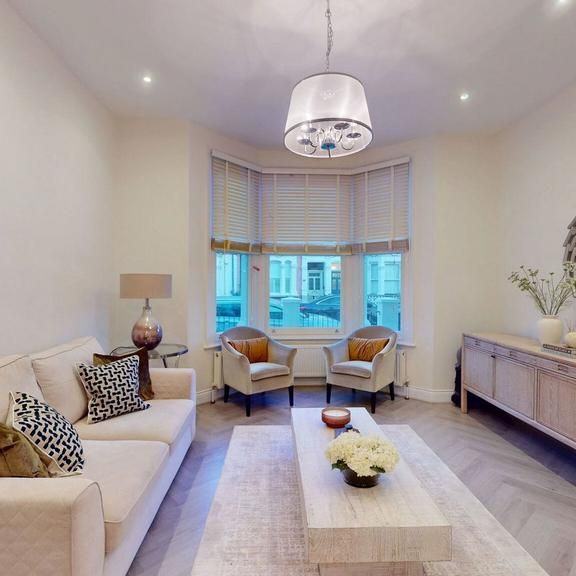 4 bedroom terraced house to rent - Photo 1