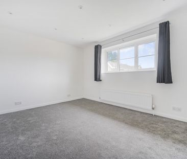 4 bedroom detached house to rent - Photo 5