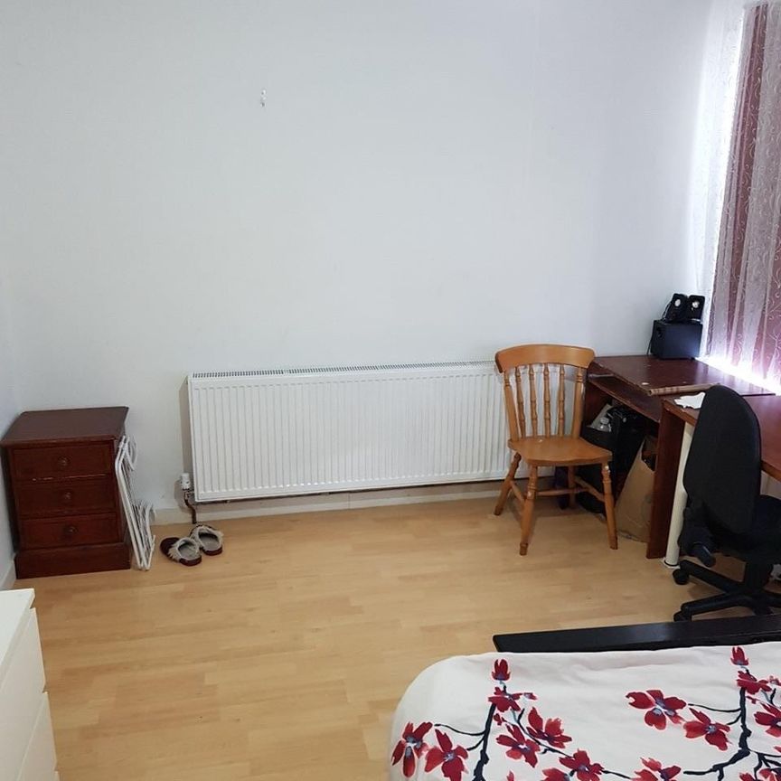 Room in a Shared House, Haydn Road, NG5 - Photo 1