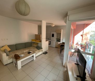 Location Appartement 2 pièces 50m² NIMES 30900 - Photo 2