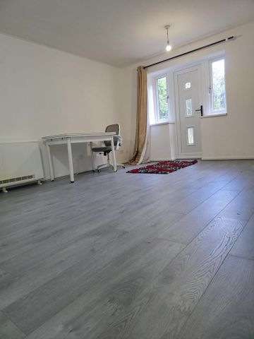 1 bedroom ground floor flat to rent - Photo 5