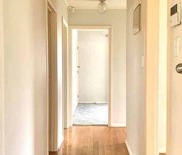 Central Location! 3-Bedroom Home - Photo 5