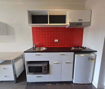 Prime Location in Carlton - Photo 5
