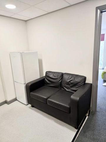2 bedroom flat share to rent - Photo 2