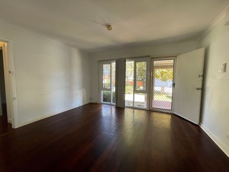 Comfort, Convenience and Low Maintenance Living - Photo 4