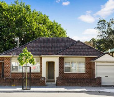 2/18 Flinders Street, - Photo 6