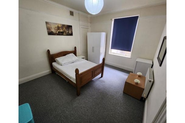 5 bedroom house share to rent - Photo 1