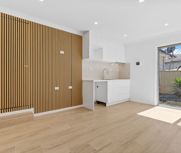 Modern 1-Bedroom Flat in Tregear - Photo 5