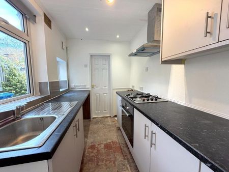 2 bedroom terraced house to rent - Photo 3