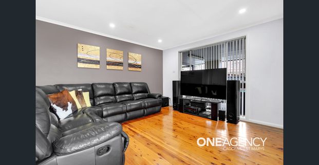 UPDATED 3-BEDROOM HOME IN A CONVENIENT ST CLAIR LOCATION!!! - Photo 1