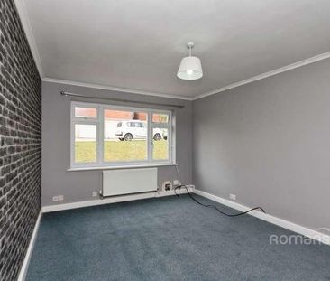 Park Road, Farnborough, Hampshire, GU14 - Photo 1