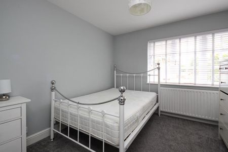 2 bedroom flat to rent - Photo 5