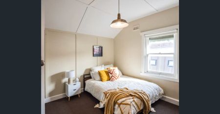 Beautiful Fully Furnished 3 Bedroom Home With Garden - Photo 5