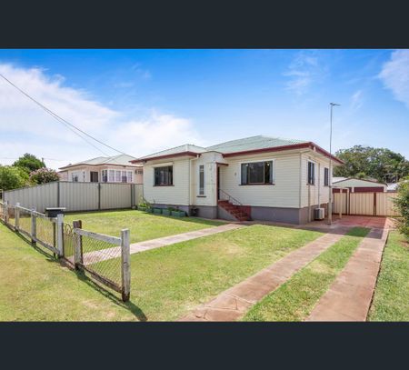 9 Derwak Street, Harristown, Qld 4350 - Photo 5