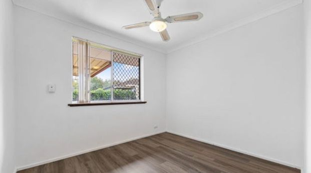 Maddington - Photo 1