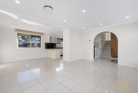 Spacious and Versatile Family Home&comma; Located in Prairiewood&excl; - Photo 5