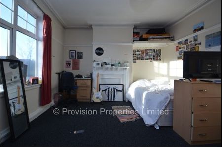 7 Bedroom Houses in Headingley - Photo 4