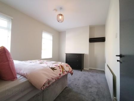 Rm 3, 93 Bloomfield Avenue, BT5, Belfast - Photo 4