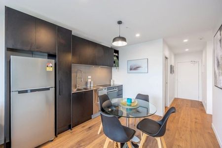 Panoramic City & Harbour Views, 1 Bedroom, 1 Study - Photo 5