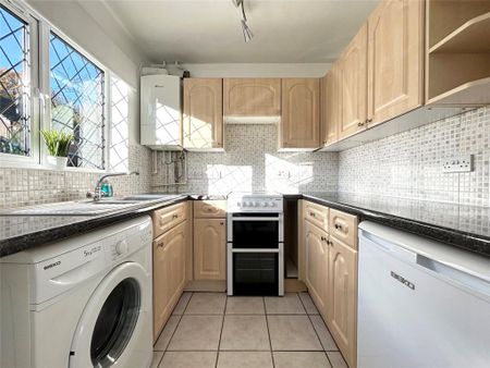 1 bedroom semi-detached house to rent - Photo 4