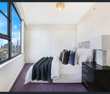 Executive lifestyle living 1 Bedroom Apartment with views - Photo 2