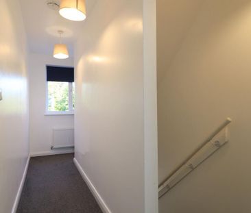 2 bedroom terraced house to rent - Photo 3