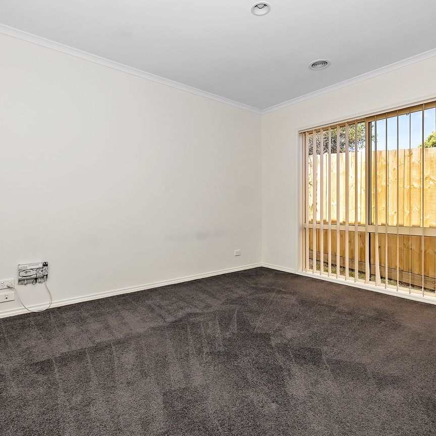 Charming Three Bedroom Unit in Prime Langwarrin Location - Photo 1