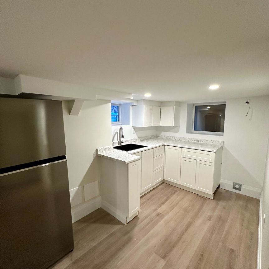 For Lease - 659 Vaughan Road Unit# 3, Toronto, Ontario - Photo 1