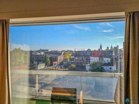 Prachtig 1-slaapkamer appartement met zicht op de binnenstad - Photo 1