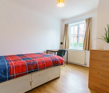 8 Melbourne Court - Photo 1