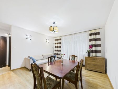 Przestronne 3-pokojowe mieszkanie w Otwocku 64.91 m² - Zdjęcie 2