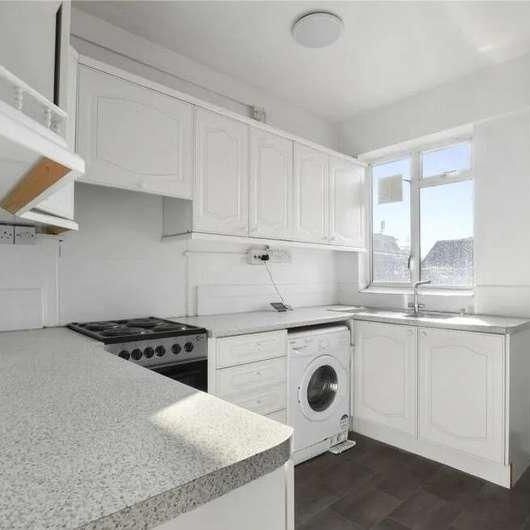 Flat, Warren Court, Euston Road, London, NW1 - Photo 1