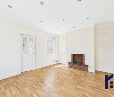 2 bedroom end of terrace house to rent - Photo 2