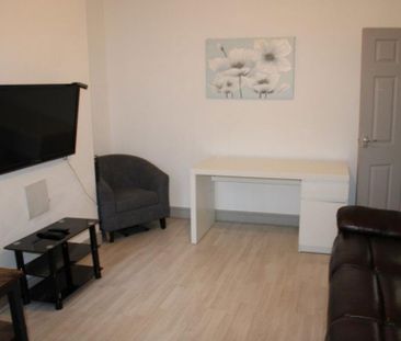 4 bedroom house to rent - Photo 2